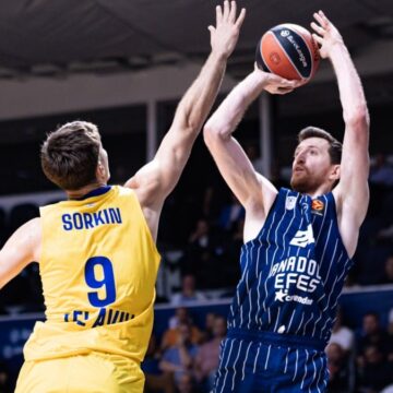 anadolu-efes-euroleaguee-maccabi-tel-aviv-galibiyetiyle-basladi-R27zBx9O.jpg Anadolu Efes, EuroLeague’e Maccabi Tel Aviv galibiyetiyle başladı
