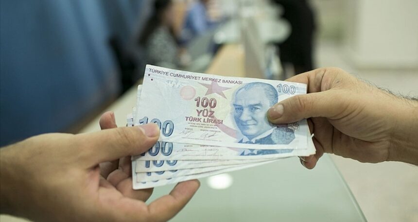 Asgari ücrette zam senaryolarını canlı yayında açıkladı