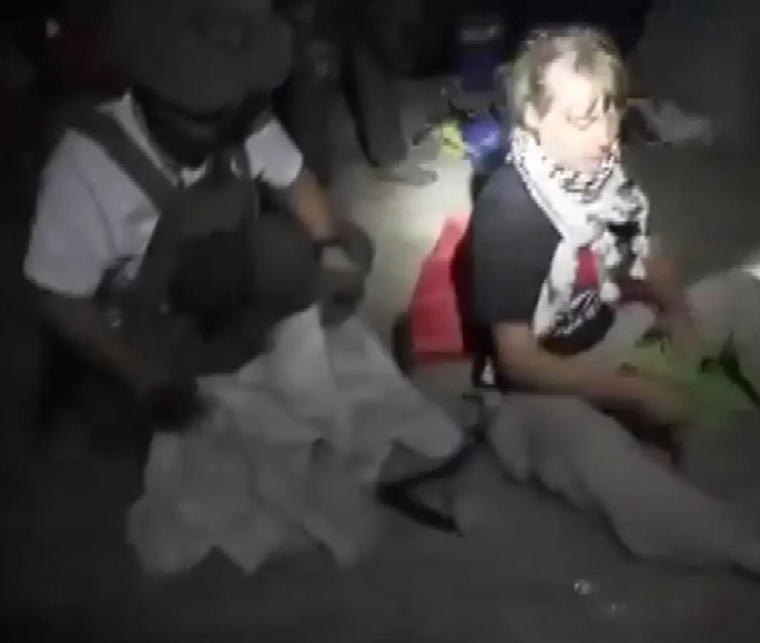 Askerlerin gemiye çıkış anı kamerada: İsrail, Sumud filosuna baskın düzenledi!