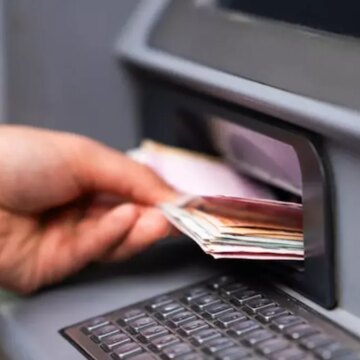 avrupa-bankalarinda-yeni-donem-para-transferlerinde-zorunlu-olacak-J5nHMNg9.jpg Avrupa bankalarında yeni dönem! Para transferlerinde zorunlu olacak