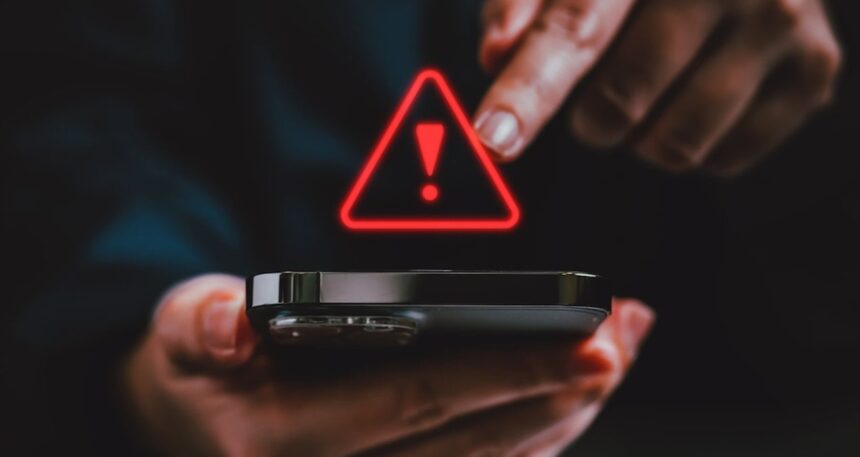 Bakan uyardı: Telefonlara gelen bu mesajlar büyük vurgunun parçası çıktı