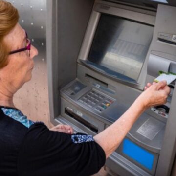 Bankalar kesenin ağzını açtı: Emekli promosyon tutarını arttıran arttırana