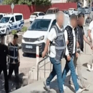 cocuklari-suca-surukleyen-duzenin-fotografi-gazeteciye-saldirida-cocuk-failler-qvNpdyxT.jpg Çocukları suça sürükleyen düzenin fotoğrafı: Gazeteciye saldırıda çocuk failler