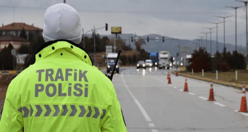 ‘Dur’ ihtarına uymayıp polise çarptı