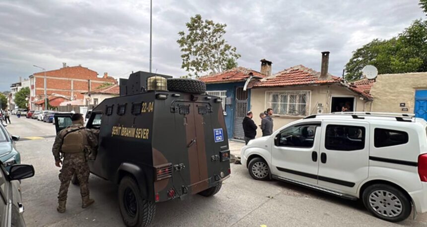 Edirne’de ortak operasyonda 15 kaçak göçmen ve 4 FETÖ’cü yakalandı