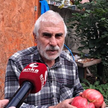 Emekli, ek gelir için tezgah açıyor