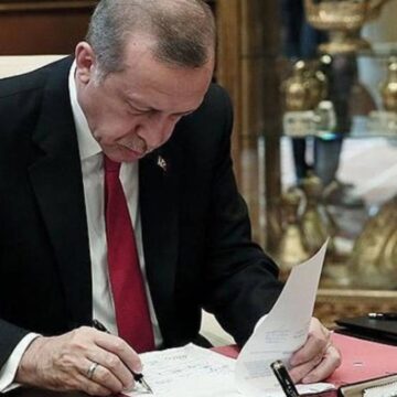 erdogan-imzaladi-20-kisi-ve-kurumun-mal-varliklari-donduruldu-6FQg9pgg.jpg Erdoğan imzaladı, 20 kişi ve kurumun mal varlıkları donduruldu