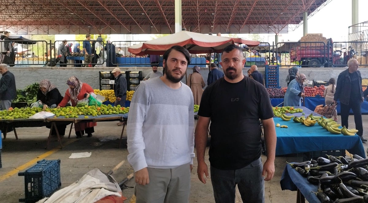 Halk pazara artıkları toplamaya gidiyor