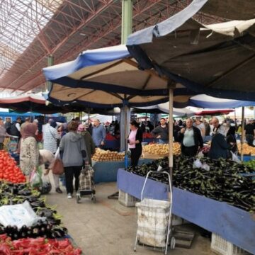 halk-pazara-artiklari-toplamaya-gidiyor-N6SqsLkH.jpg Halk pazara artıkları toplamaya gidiyor