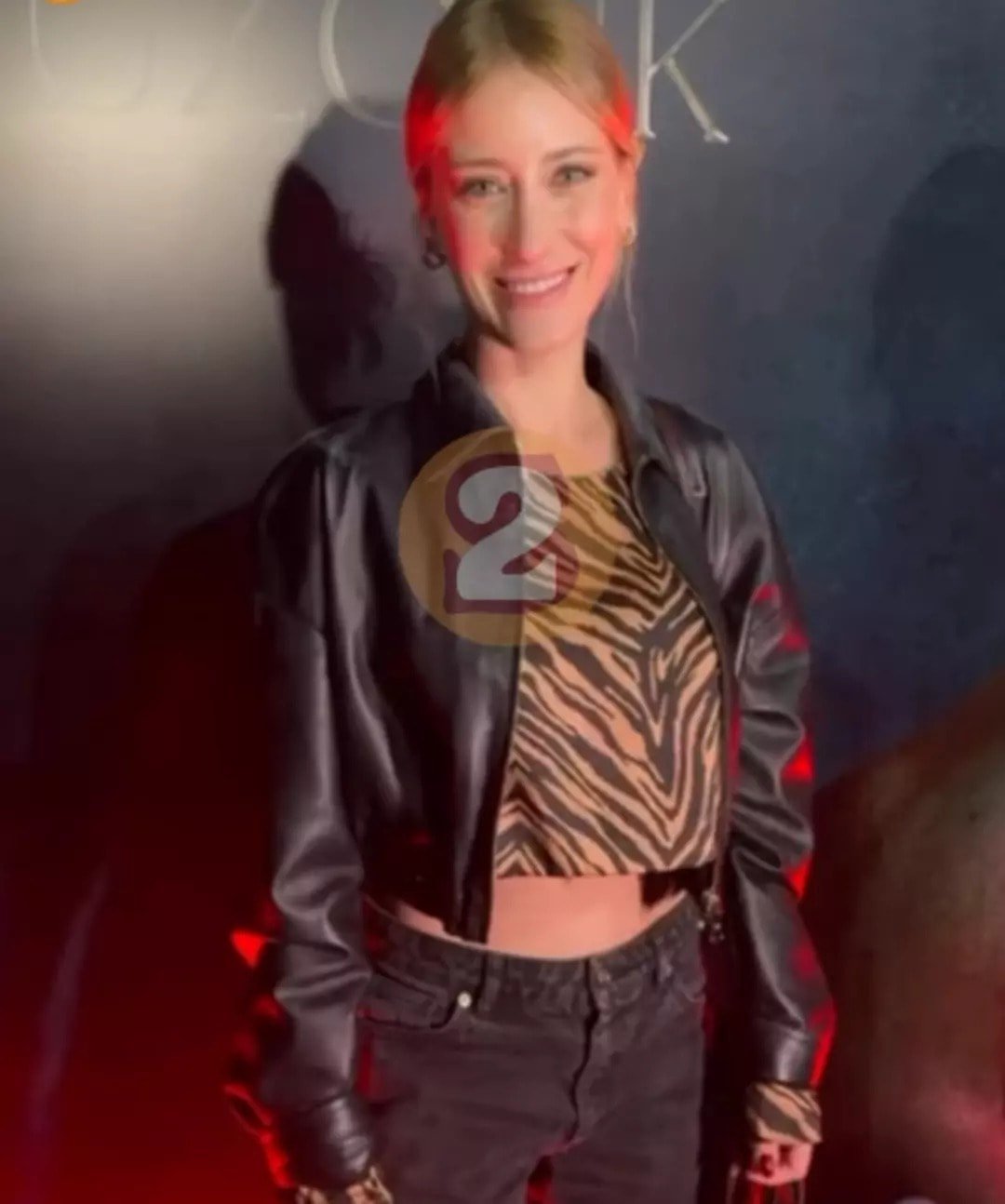 Hazal Kaya'nın son halini gören tanıyamıyor: Artık bambaşka biri 3 Hazal Kaya'nın son halini gören tanıyamıyor: Artık bambaşka biri