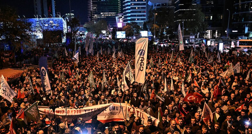 İsrail müdahalesi sonrası halk sokağa çıktı