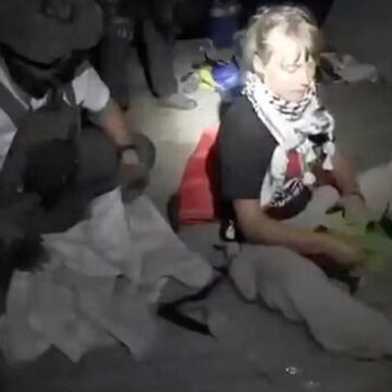 israilden-unlu-aktivist-greta-thunberge-kotu-muamele-iddiasi-pbybaJ64.jpg İsrail’den ünlü aktivist Greta Thunberg’e kötü muamele iddiası