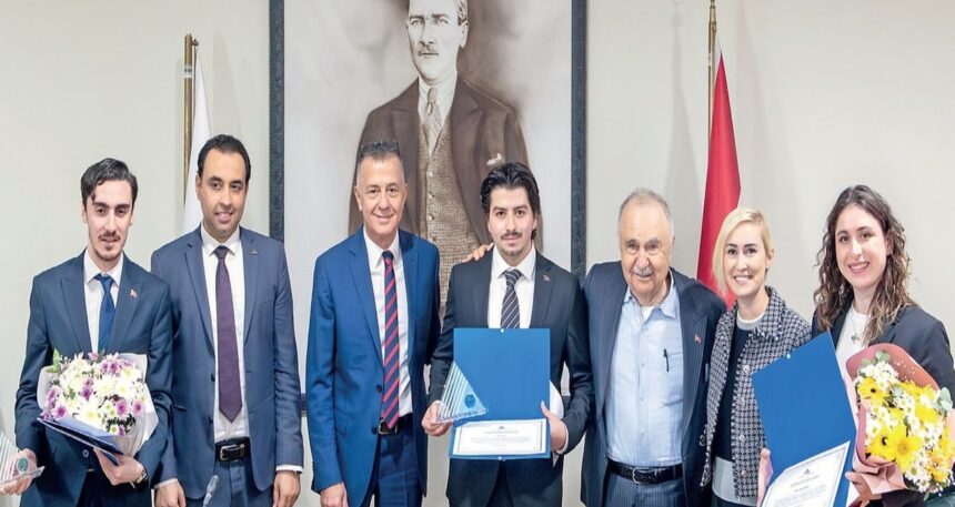 Kıyamet kopsa uçaklar inecek