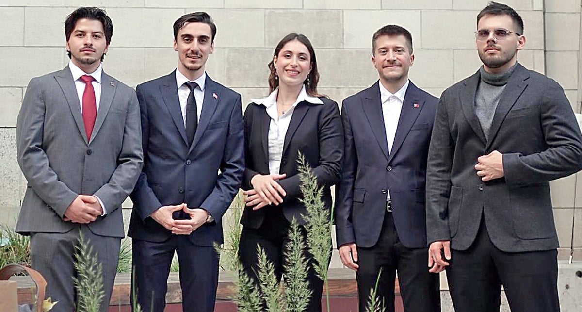 Kıyamet kopsa uçaklar inecek