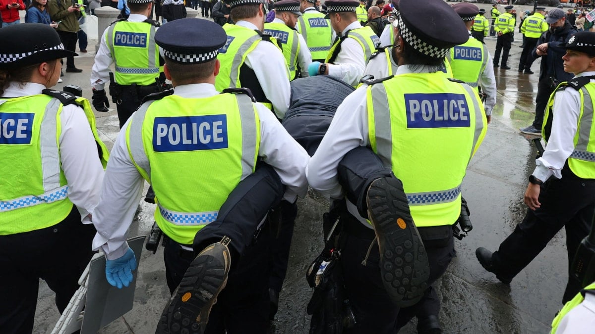 Londra'daki 'Filistin Hareketi' protestosuna polis müdahale etti