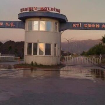 patron-iscileri-tehdit-etmesiyle-gundeme-gelmisti-o-firmaya-26-milyonluk-ceza-fIjPCkfb.jpg Patron, işçileri tehdit etmesiyle gündeme gelmişti… O firmaya 2,6 milyonluk ceza