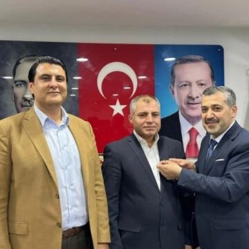 sandigin-iradesi-rozet-toreninde-eriyor-iFMQcpHz.jpg Sandığın iradesi rozet töreninde eriyor