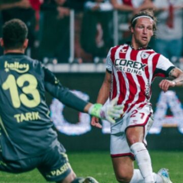 tarik-cetin-fenerbahce-formasini-ilk-kez-giydi-FWXjRnIS.jpg Tarık Çetin Fenerbahçe formasını ilk kez giydi