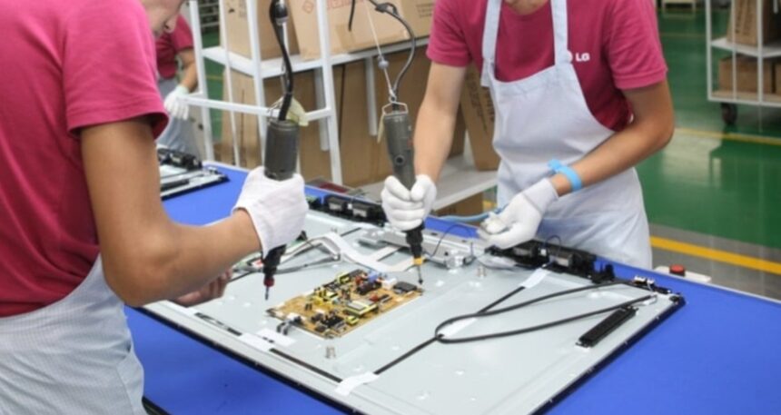 Telefon üretmeyi bıraktılar, rakip şirket sayesinde para bastılar