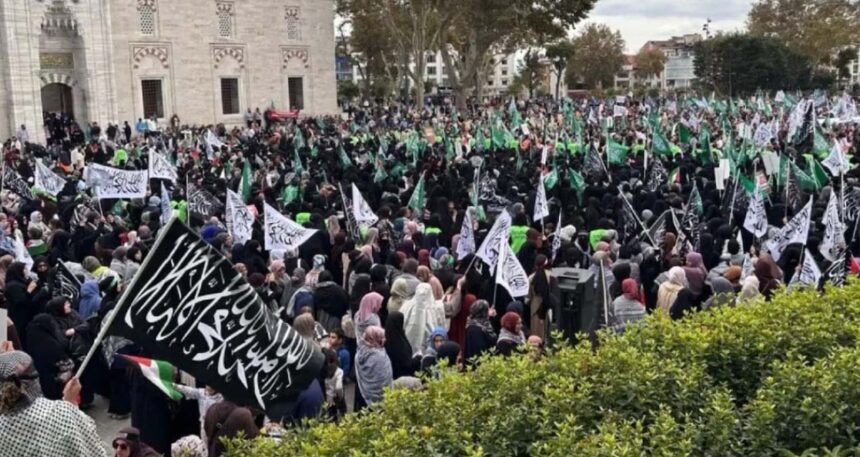 Üç şehirde ‘gerici’ gövde gösterisi