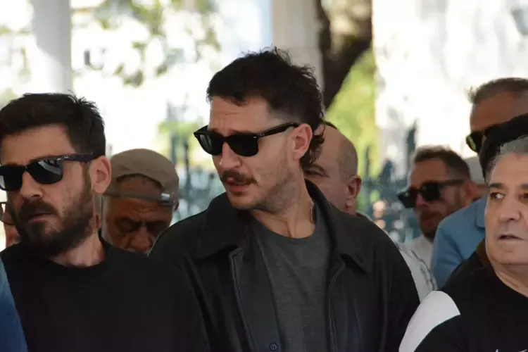 Ünlü oyuncu Uraz Kaygılaroğlu'nun acı günü
