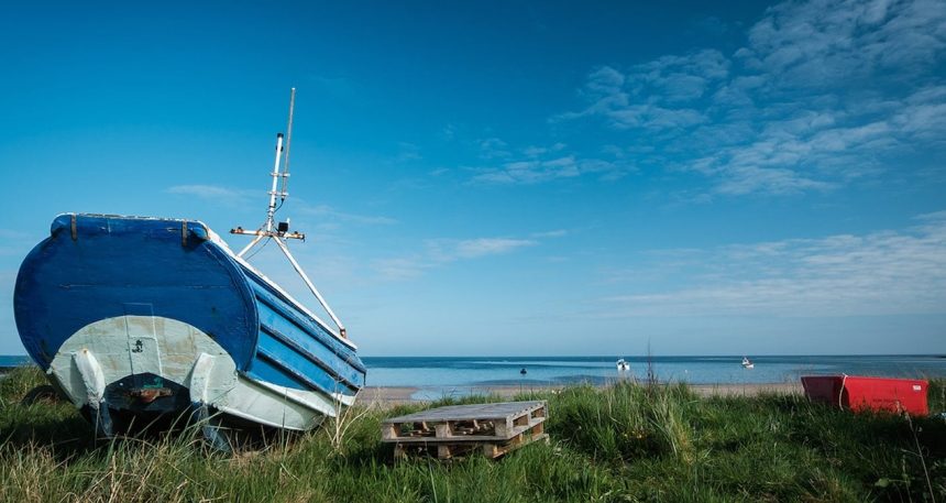 Balıkçı köyü ama limanı yok: Tekneler karadan yürüyor
