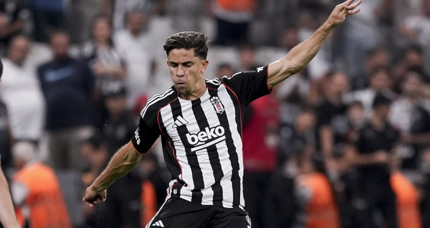 Beşiktaş’tan ayrılmıştı! Paulista yeni takımıyla imzaladı