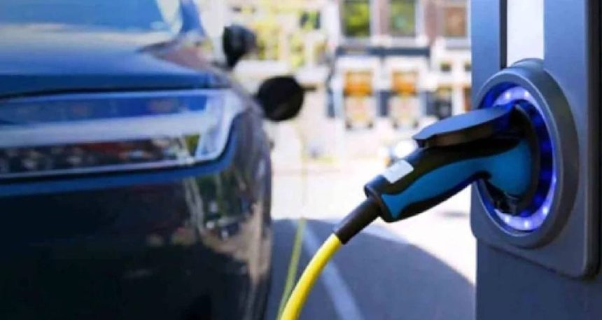 Bir Amerikan devini daha elektrik çarptı