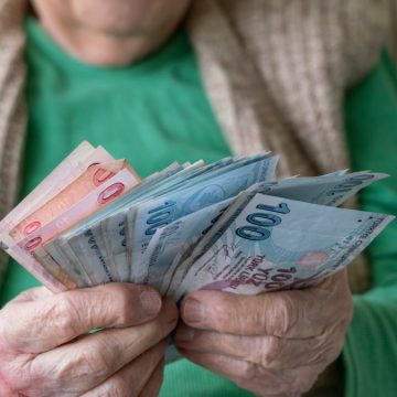 CHP’li Emir TBMM nöbetinden seslendi: Harçlık bile olmayacak zammı getireceklerse hiç getirmesinler