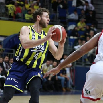Fenerbahçe Beko evinde Bahçeşehir Koleji’ni farklı yendi