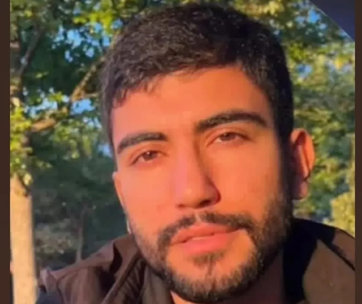 Firari hükümlü, husumetlisini evinin önünde silahla öldürdü 2 Firari hükümlü, husumetlisini evinin önünde silahla öldürdü