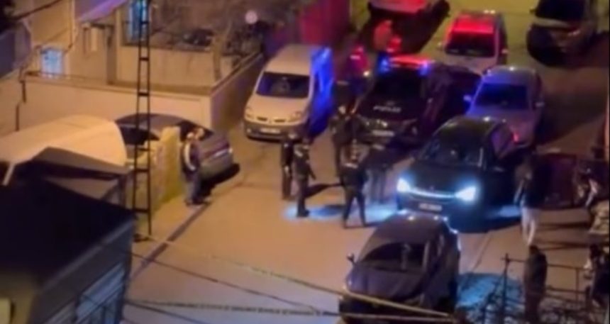 firari-hukumlu-husumetlisini-evinin-onunde-silahla-oldurdu-W724aVY6.jpg Firari hükümlü, husumetlisini evinin önünde silahla öldürdü