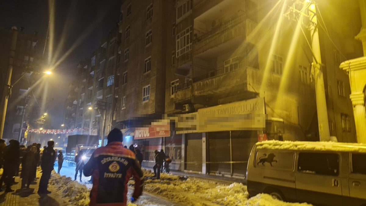 Gece gelen sesler tedirgin etti, 3 bina tahliye edildi