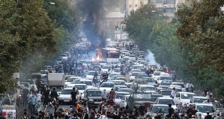 İran’da sokaklar karıştı: Ölü sayısı 500’ü geçti