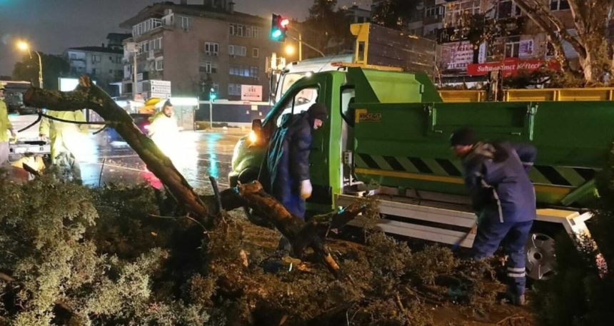 istanbulda-firtinanin-bilancosu-belli-oldu-Oy6FNnGy.jpg İstanbul’da fırtınanın bilançosu belli oldu!