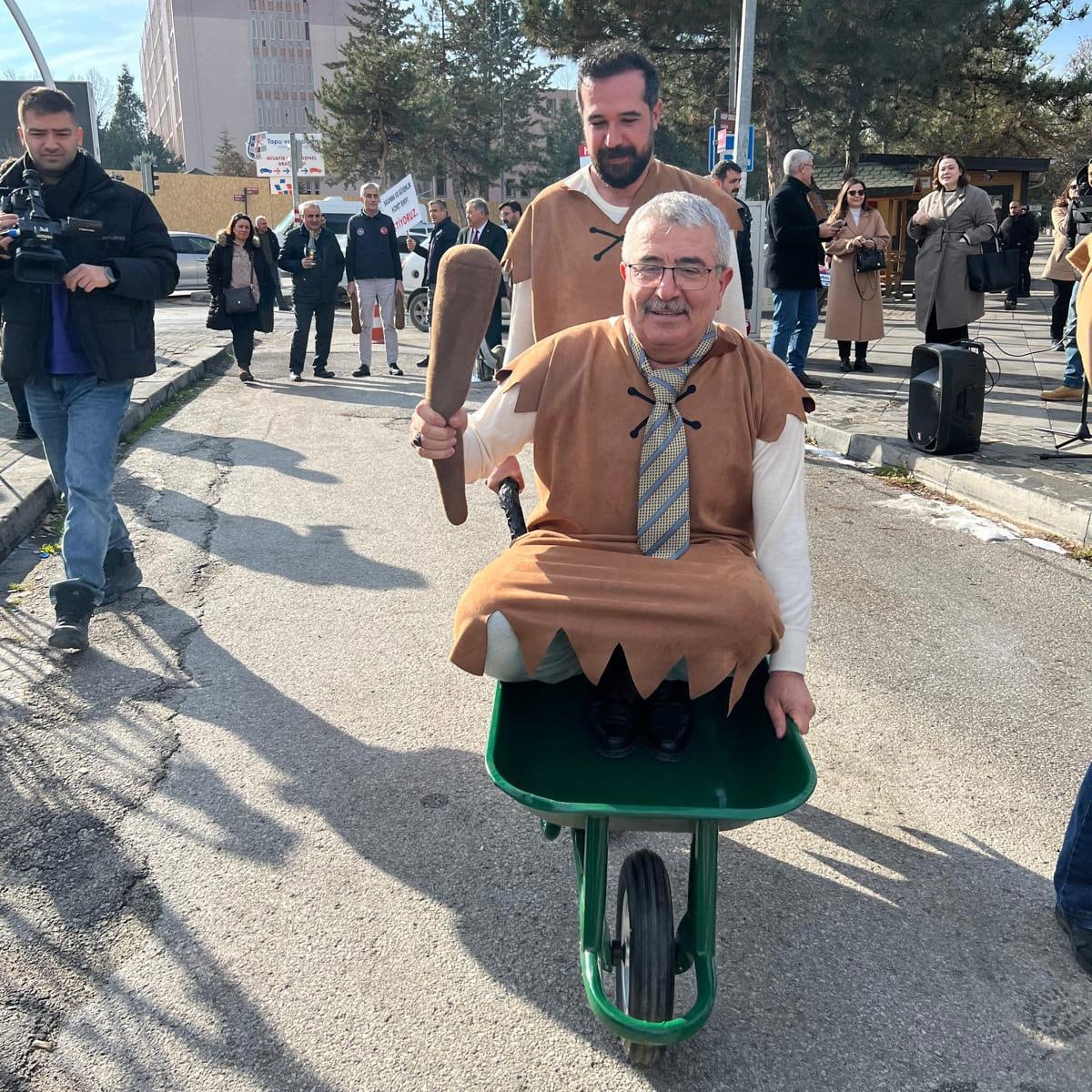 Memur ve emeklileri sokağa döktüler 3 Memur ve emeklileri sokağa döktüler