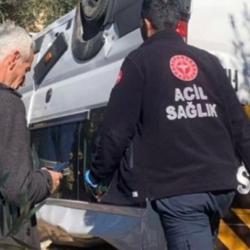 Öğrenci servis minibüsü şarampole yuvarlandı: 6 yaralı