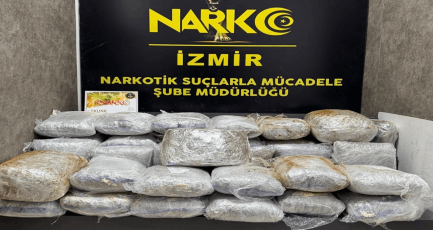 Otomobilden 65 kilo skunk çıktı