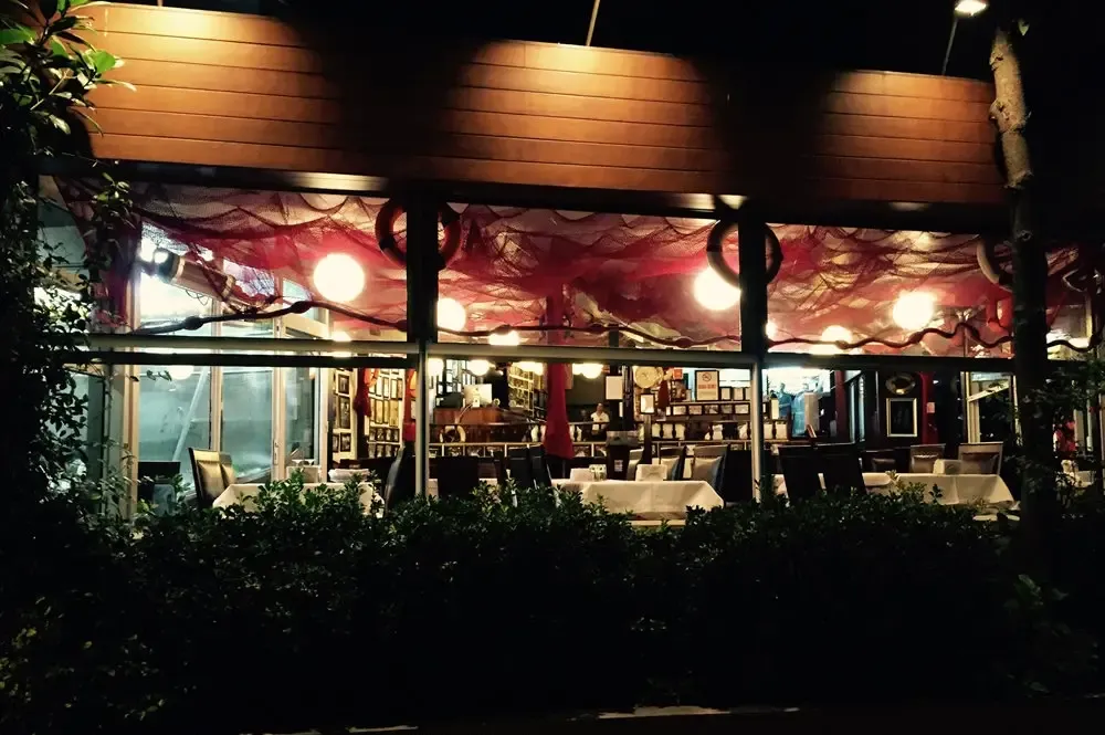 Rahmi Koç'un gediklisi olduğu balıkçının fiyatları sosyal medyayı karıştırdı