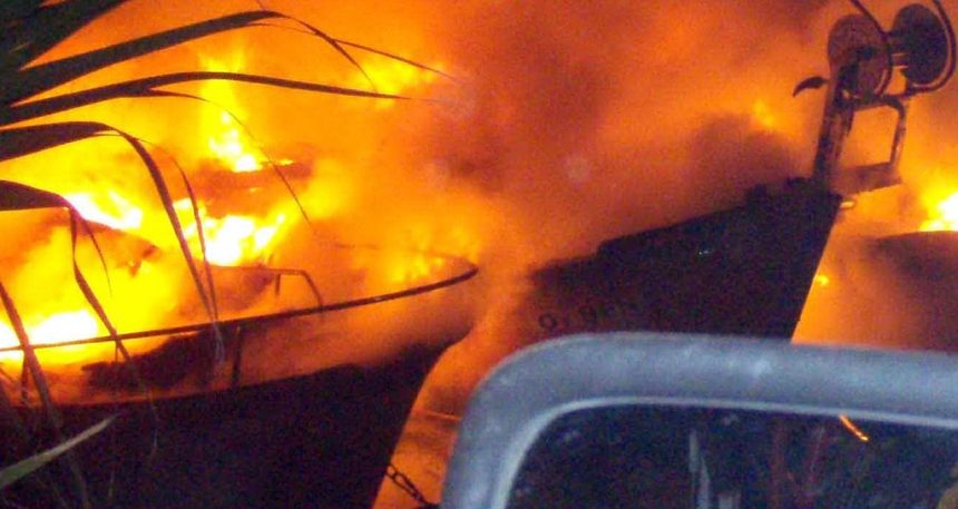 tersanede-yangin-panigi-6s6YxWP6.jpg Tersanede yangın paniği