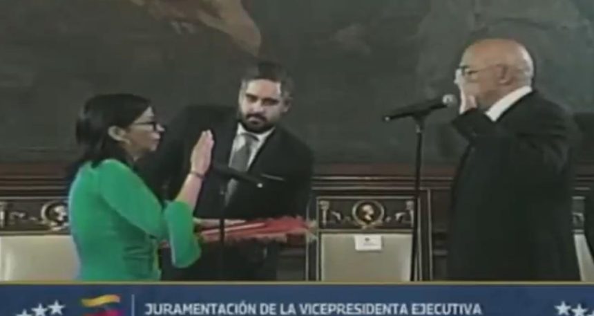 Venezuela geçici devlet başkanını belirledi